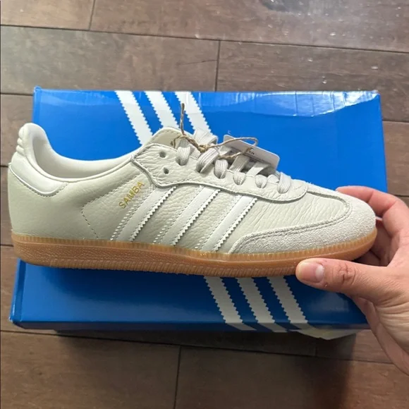 Adidas Women’s Samba OG Shoes - Picture 5 of 8